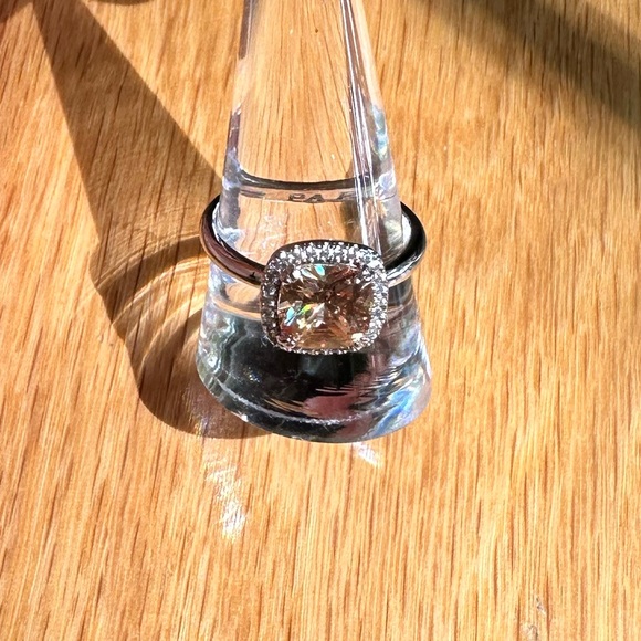 Bomb Party Original Ring - Glamour in Two’s - Picture 4 of 6